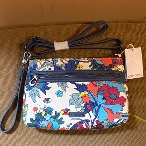 NWT Sakroots Blue and Red Floral Crossbody Bag